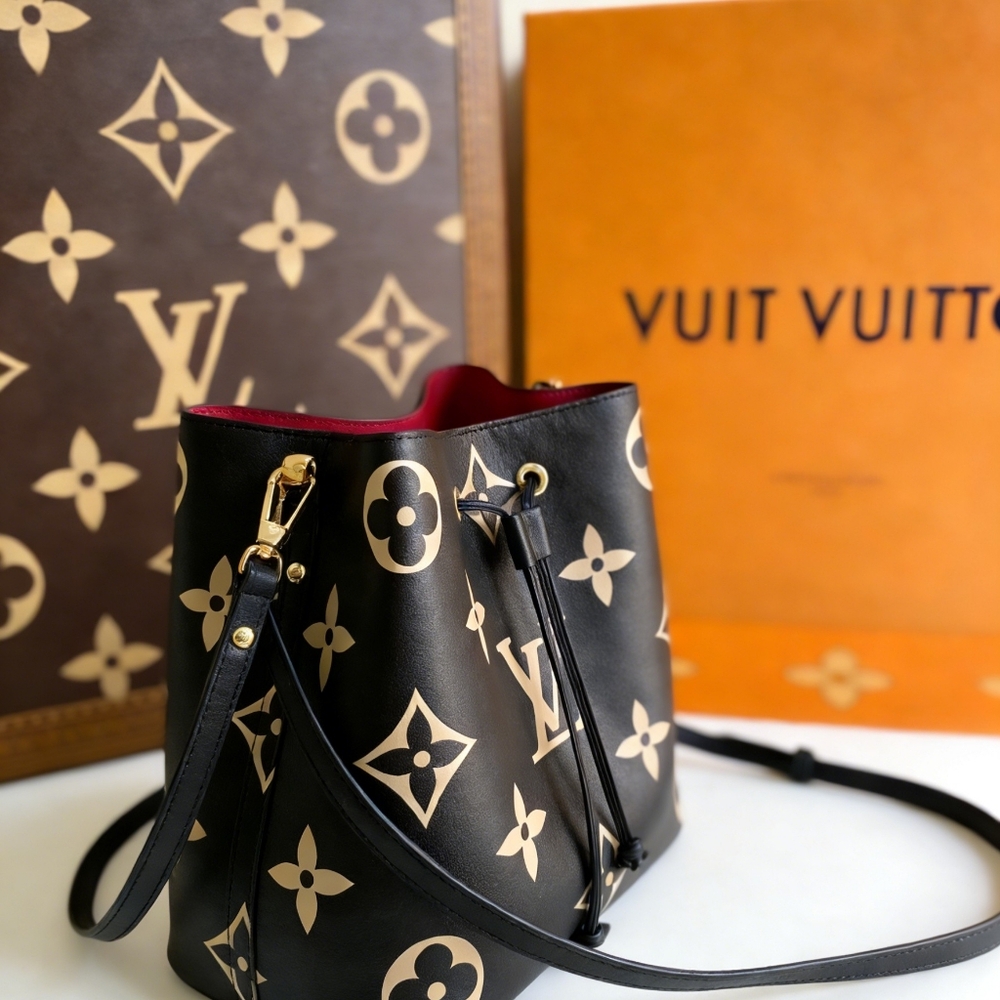<AUTHENTIC>LV Bicolor Monogram Empreinte Leather Bucket Bag - Picture 6 of 6